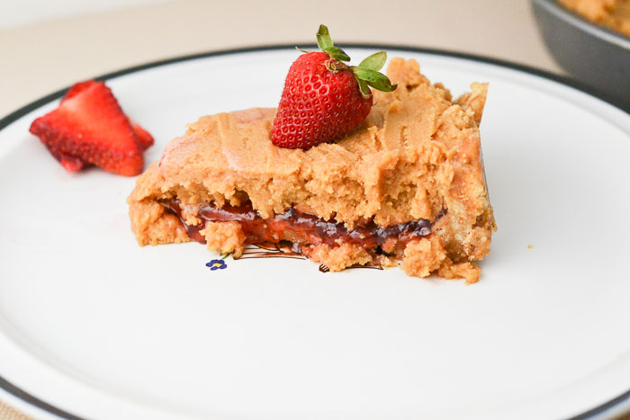 Delicious No-Bake Peanut Butter and Jelly Pie Recipe